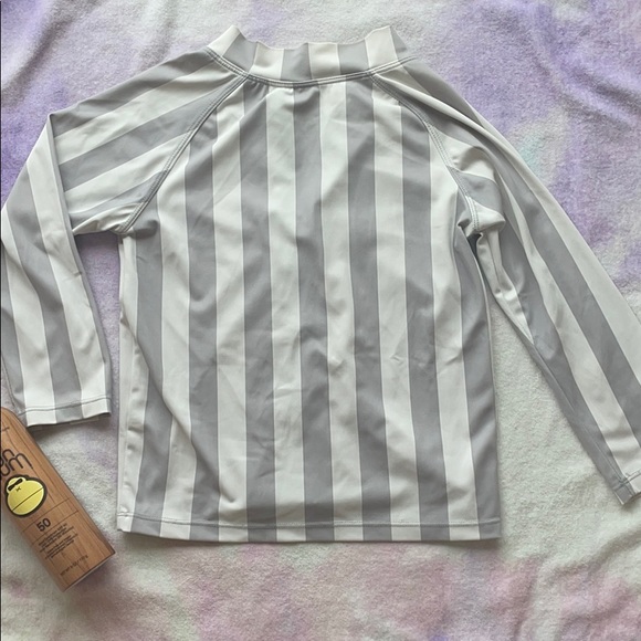 GUC Kortni Jeane 6/7 kids gray stripe rashguard - Picture 5 of 6